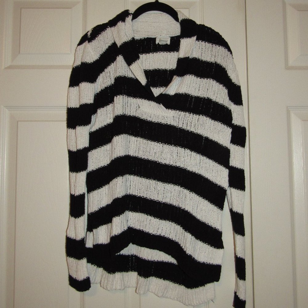 Cute, Comfy Caslon Black/White Striped V-Neck Sweater S